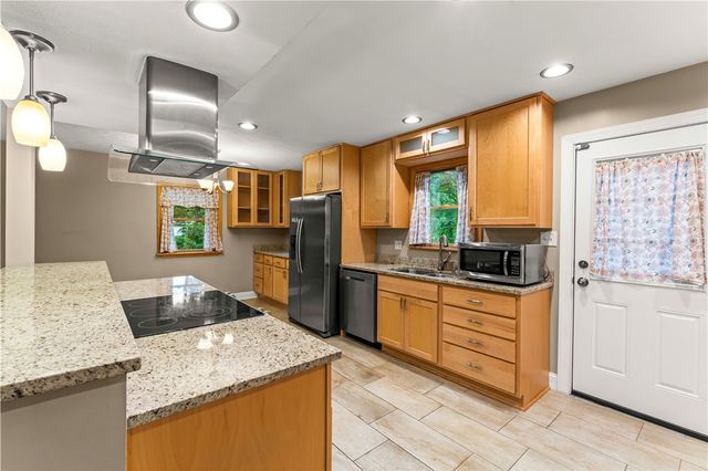 245 Wilbert Ave, South Strabane, PA 15301