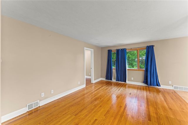 245 Wilbert Ave, South Strabane, PA 15301