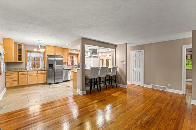 245 Wilbert Ave, South Strabane, PA 15301