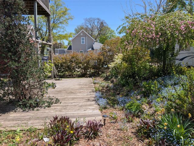 120 N Main Street, Scottville, MI 49454