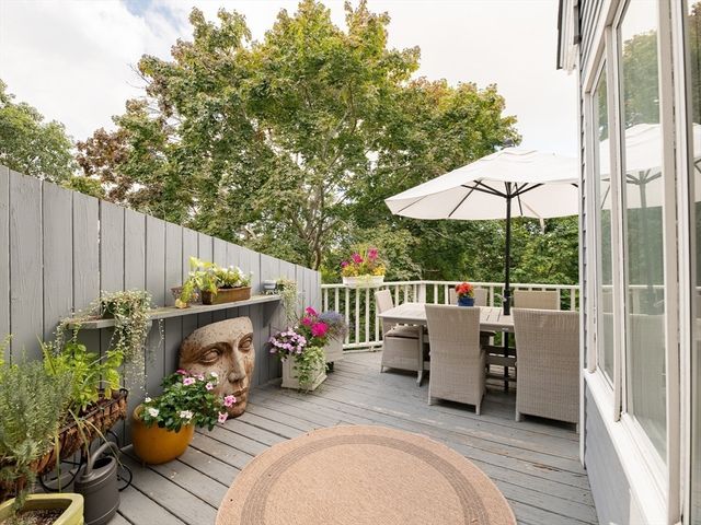 70 Parks St 18, Duxbury, MA 02332