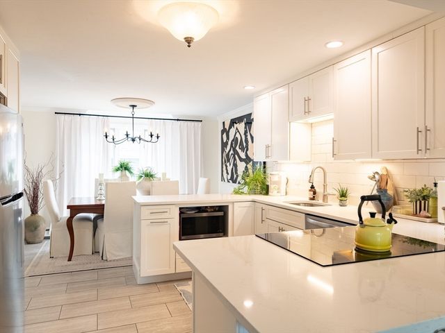 70 Parks St 18, Duxbury, MA 02332