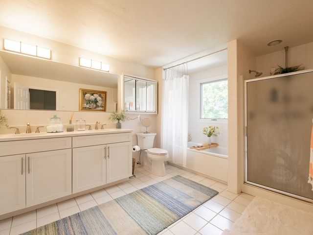 70 Parks St 18, Duxbury, MA 02332