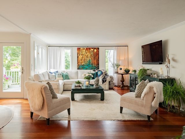 70 Parks St 18, Duxbury, MA 02332