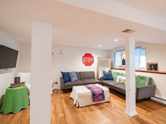 70 Parks St 18, Duxbury, MA 02332