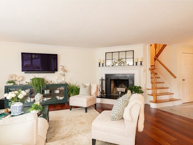 70 Parks St 18, Duxbury, MA 02332