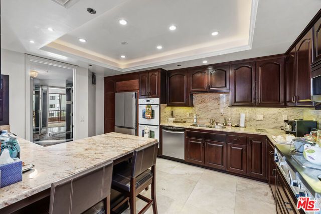 10550 Wilshire Boulevard 1001, Los Angeles, CA 90024