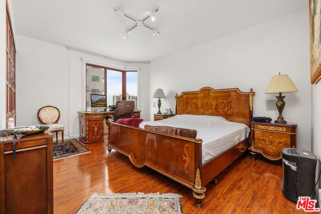 10550 Wilshire Boulevard 1001, Los Angeles, CA 90024