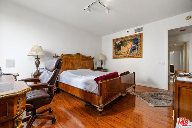 10550 Wilshire Boulevard 1001, Los Angeles, CA 90024