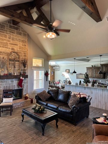 465 Double Gate, Castroville, TX 78009