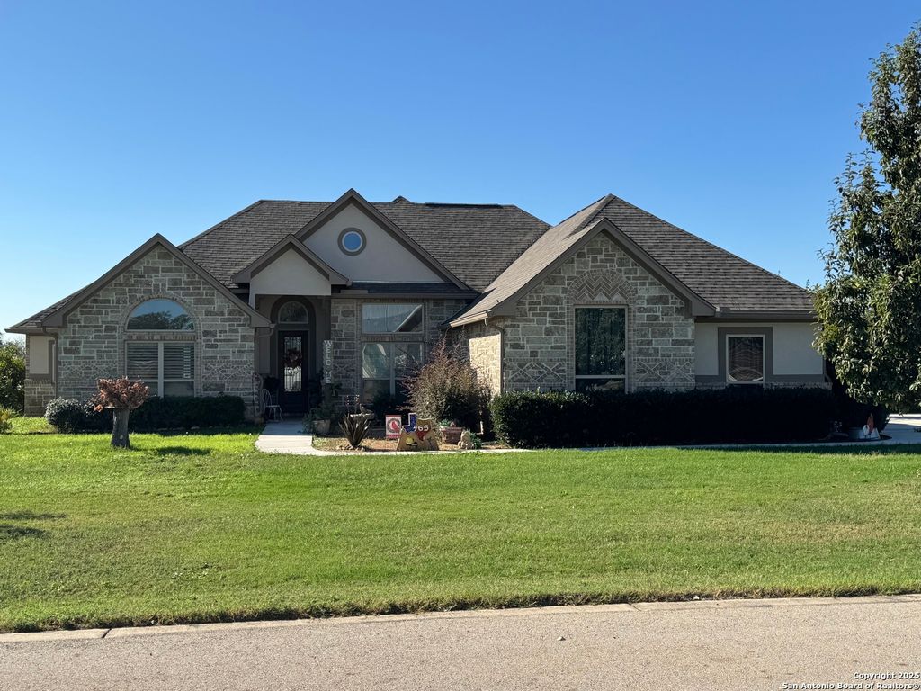 465 Double Gate, Castroville, TX 78009