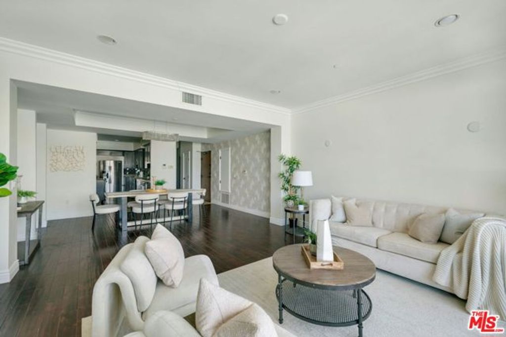 9049 Alcott Street 305, Los Angeles, CA 90035