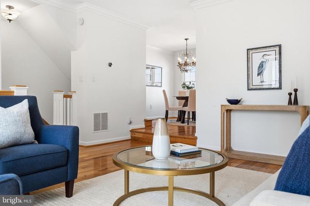 2386 BRANLEIGH PARK CT, Reston, VA 20191