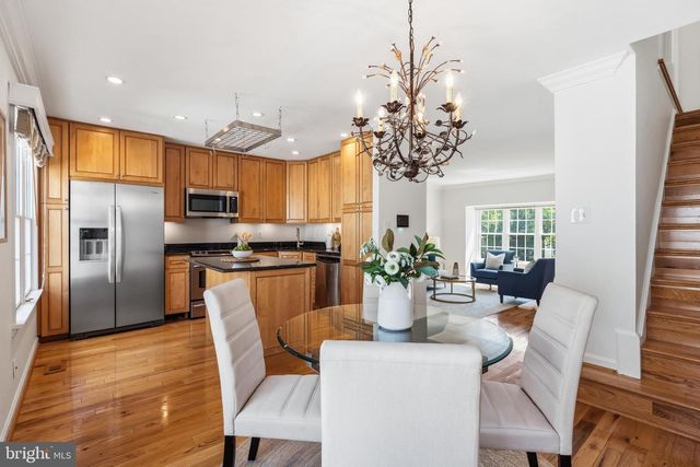 2386 BRANLEIGH PARK CT, Reston, VA 20191
