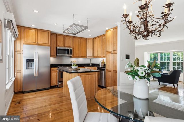 2386 BRANLEIGH PARK CT, Reston, VA 20191