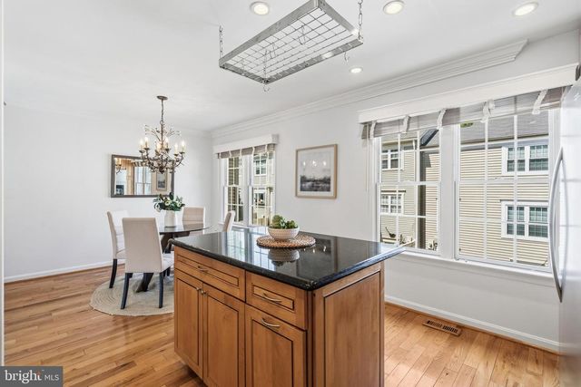 2386 BRANLEIGH PARK CT, Reston, VA 20191