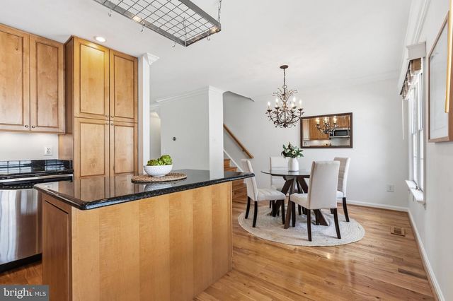 2386 BRANLEIGH PARK CT, Reston, VA 20191