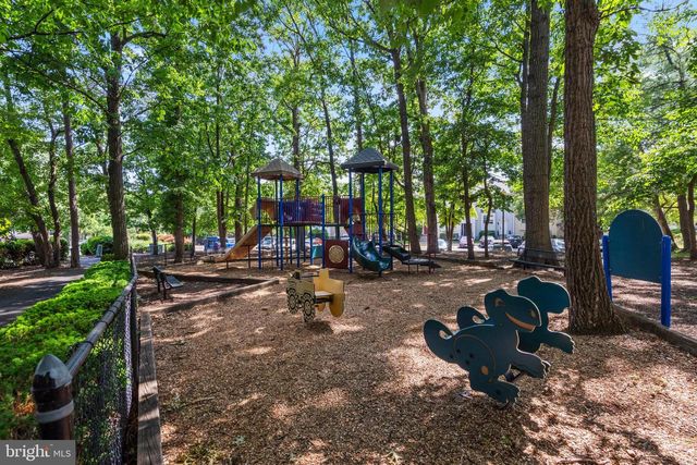 2386 BRANLEIGH PARK CT, Reston, VA 20191
