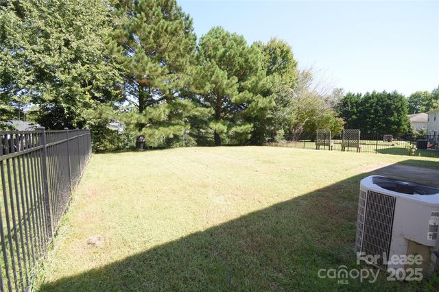 6728 Evanton Loch Road, Charlotte, NC 28278