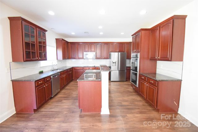 6728 Evanton Loch Road, Charlotte, NC 28278