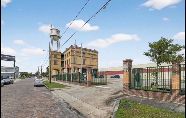 1305 N ARMENIA AVENUE, Tampa, FL 33607