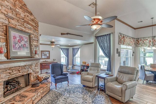 10421 Katy Line Drive, Yukon, OK 73099