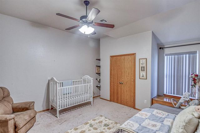 10421 Katy Line Drive, Yukon, OK 73099