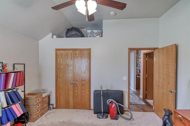 10421 Katy Line Drive, Yukon, OK 73099
