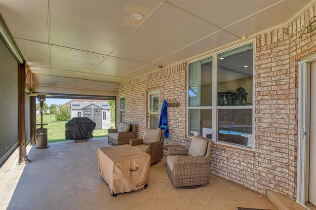 10421 Katy Line Drive, Yukon, OK 73099