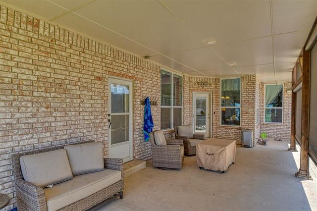 10421 Katy Line Drive, Yukon, OK 73099