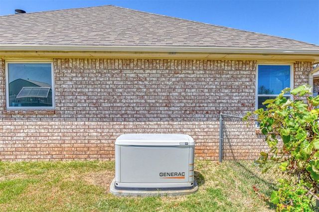10421 Katy Line Drive, Yukon, OK 73099
