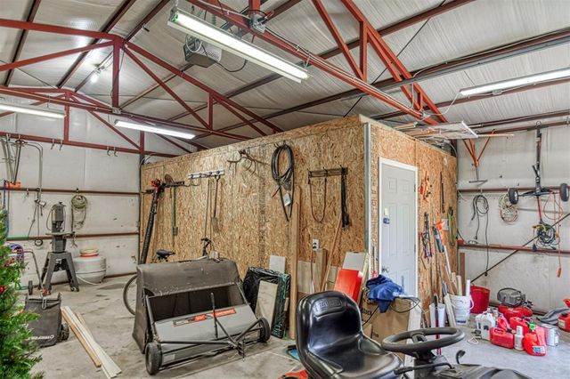 10421 Katy Line Drive, Yukon, OK 73099