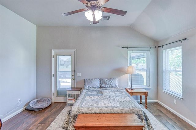 10421 Katy Line Drive, Yukon, OK 73099