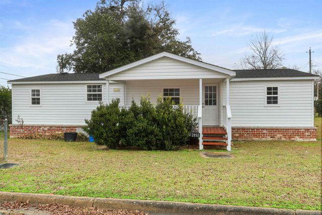 2850 Saint John Street, Marianna, FL 32448