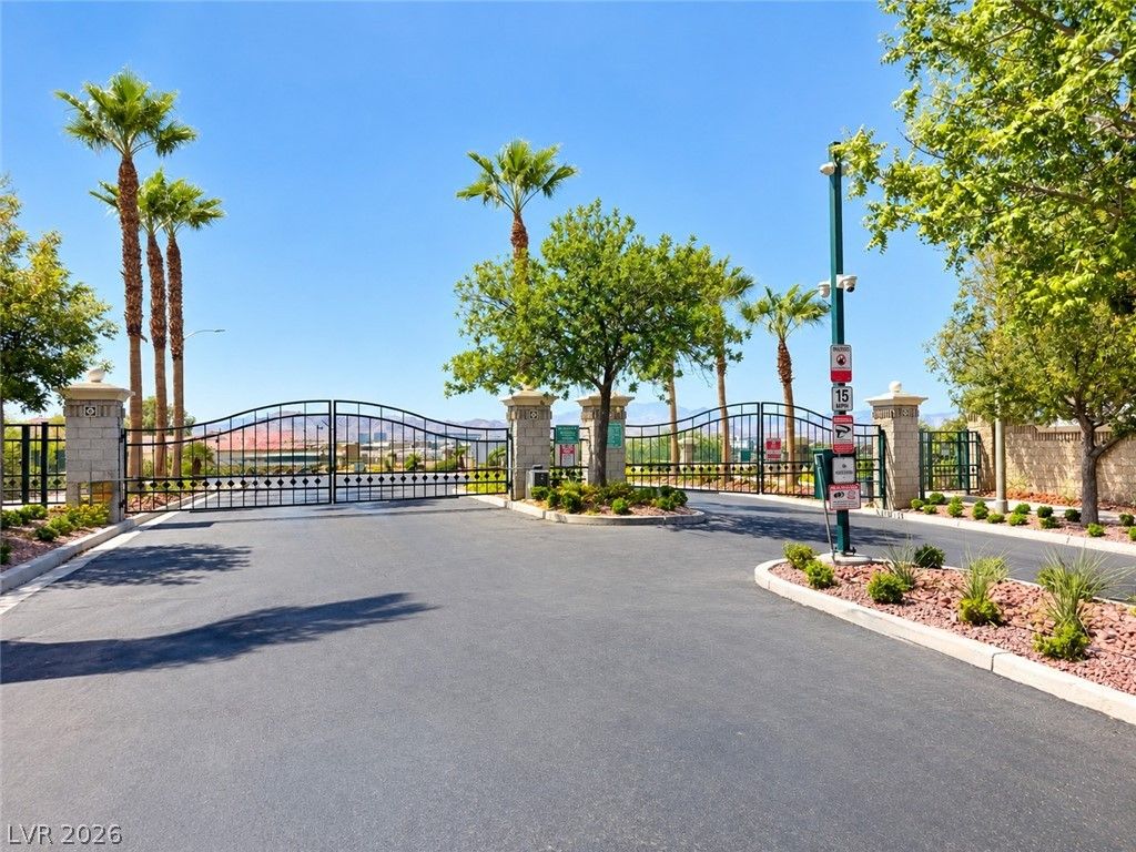 1472 Dragon Rock Drive, Henderson, NV 89052 — photo 2