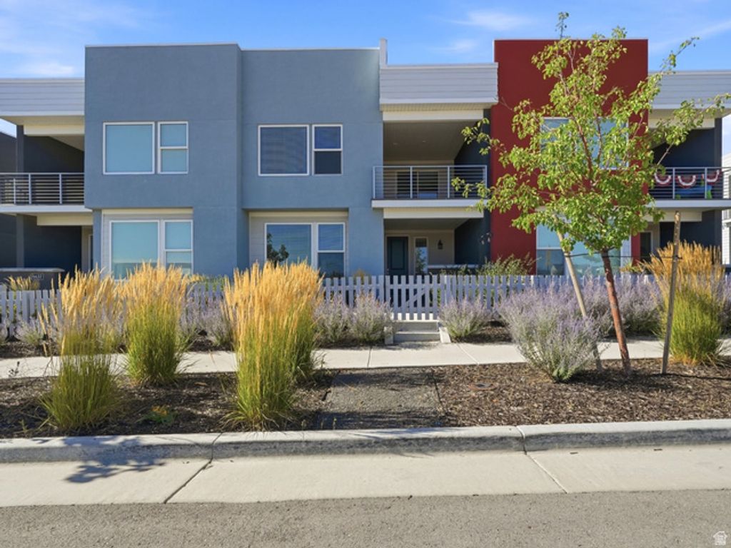 6641 W MEADOW GRASS DR, South Jordan, UT 84009 — exterior