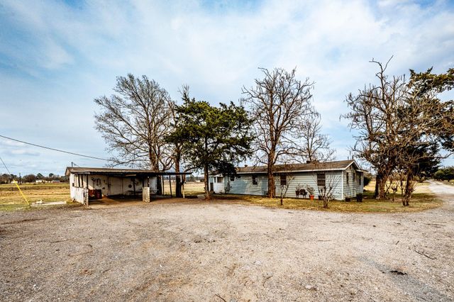 877 Fm 247 Road, Huntsville, TX 77320