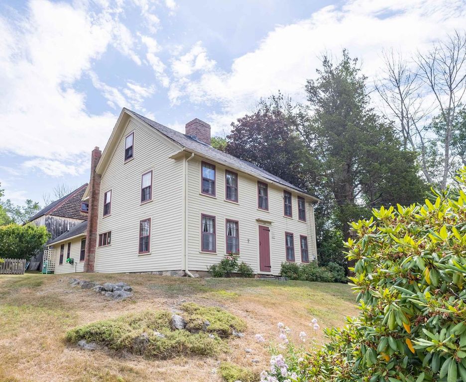 134 Central Street, Hampstead, NH 03826
