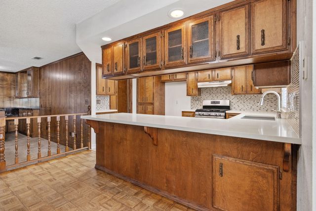 1502 S Lydia Drive, Tulare, CA 93274