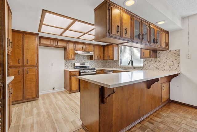 1502 S Lydia Drive, Tulare, CA 93274