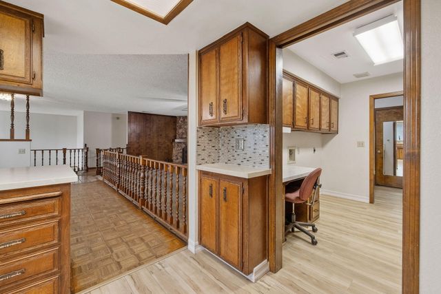 1502 S Lydia Drive, Tulare, CA 93274