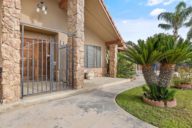 1502 S Lydia Drive, Tulare, CA 93274