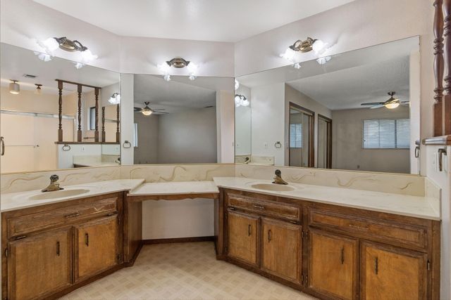 1502 S Lydia Drive, Tulare, CA 93274