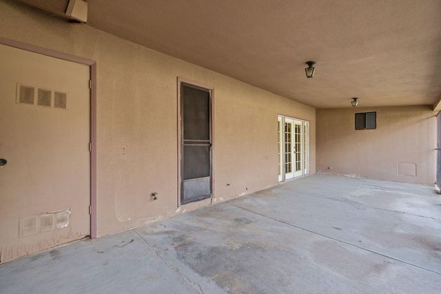 1502 S Lydia Drive, Tulare, CA 93274