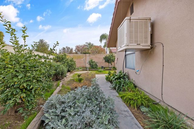 1502 S Lydia Drive, Tulare, CA 93274