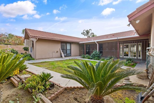 1502 S Lydia Drive, Tulare, CA 93274