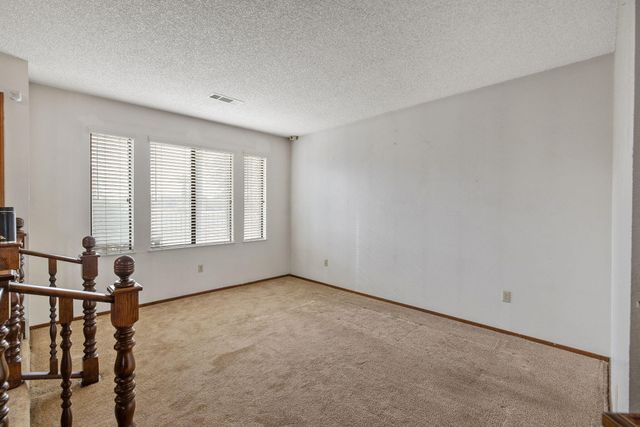 1502 S Lydia Drive, Tulare, CA 93274