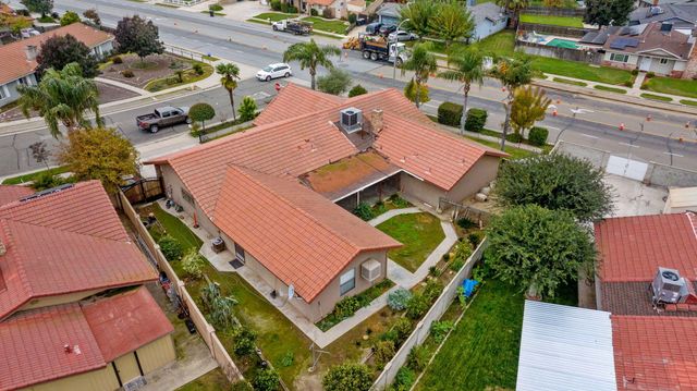 1502 S Lydia Drive, Tulare, CA 93274