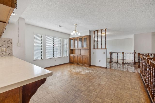 1502 S Lydia Drive, Tulare, CA 93274