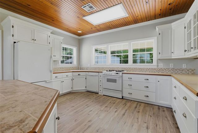1310 Sutherland Road, Lake Charles, LA 70611